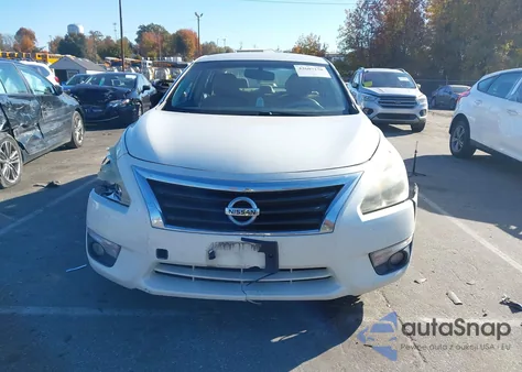2015 Nissan Altima 2.5/2.5 S/2.5 Sl/2.5 Sv z USA, uszkodzony, nr VIN 1N4AL3AP5FN367938